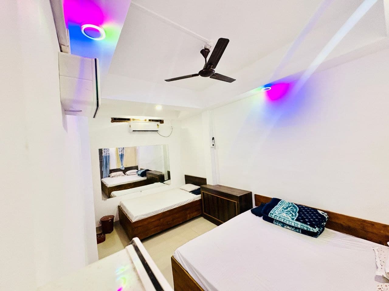 Executive Double Bed (AC) — Mannat Lodge, Hailakandi